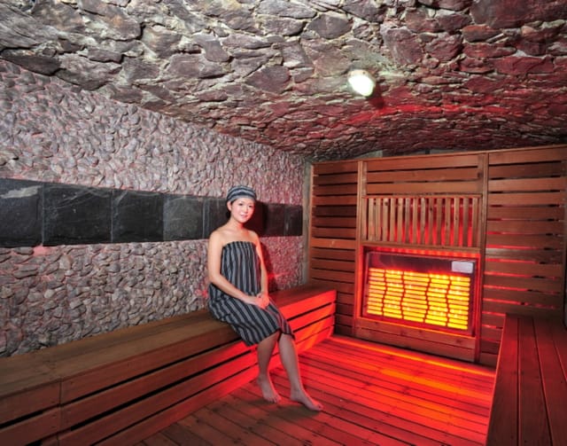 myeongdong-hana-mud-massage-sauna-experience_1